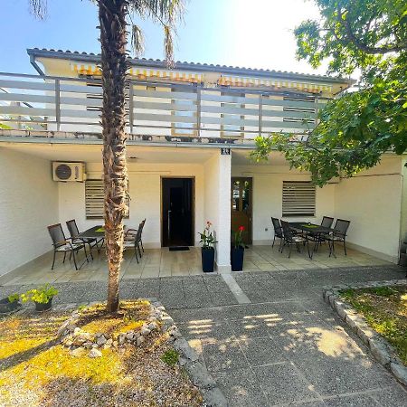 Apartmani Irena Jadranovo Buitenkant foto
