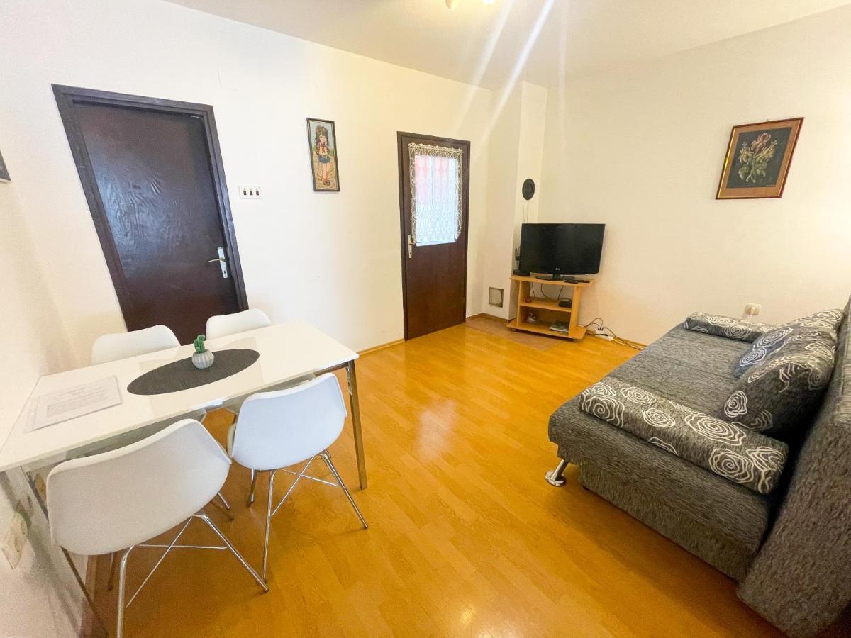 Apartmani Irena Jadranovo Buitenkant foto