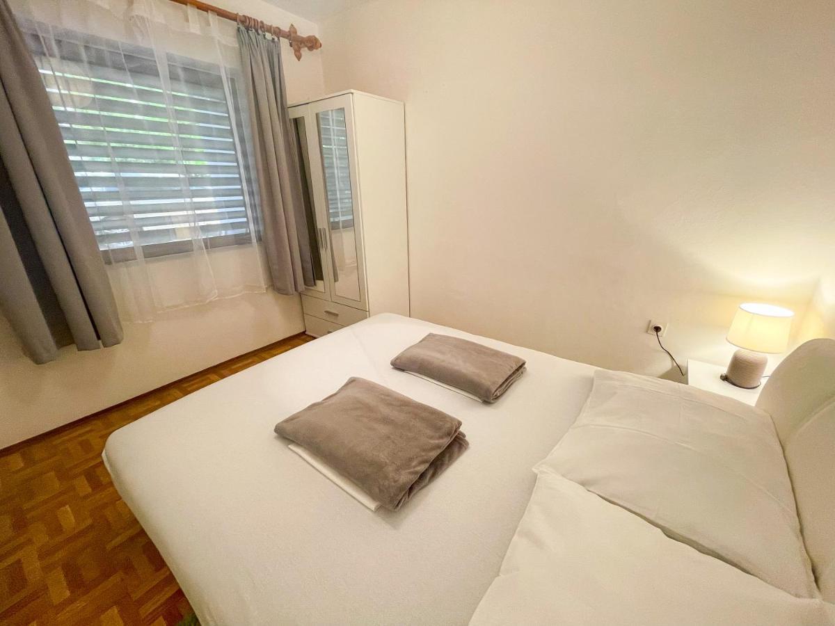 Apartmani Irena Jadranovo Buitenkant foto