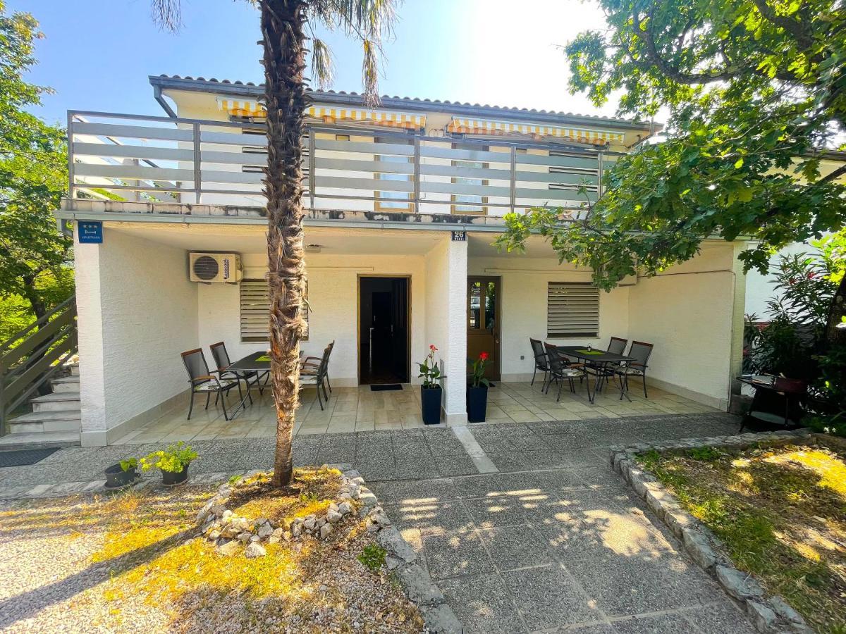 Apartmani Irena Jadranovo Buitenkant foto