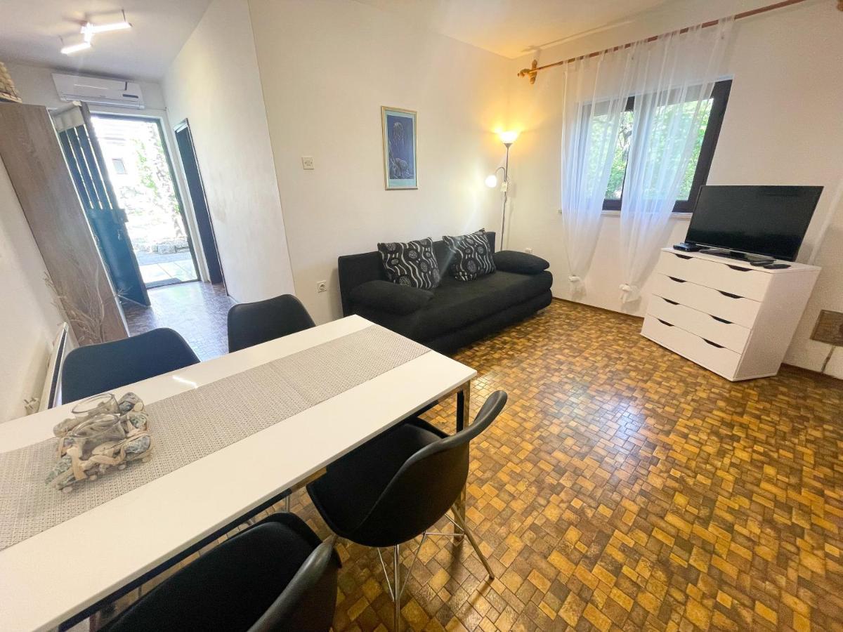 Apartmani Irena Jadranovo Buitenkant foto
