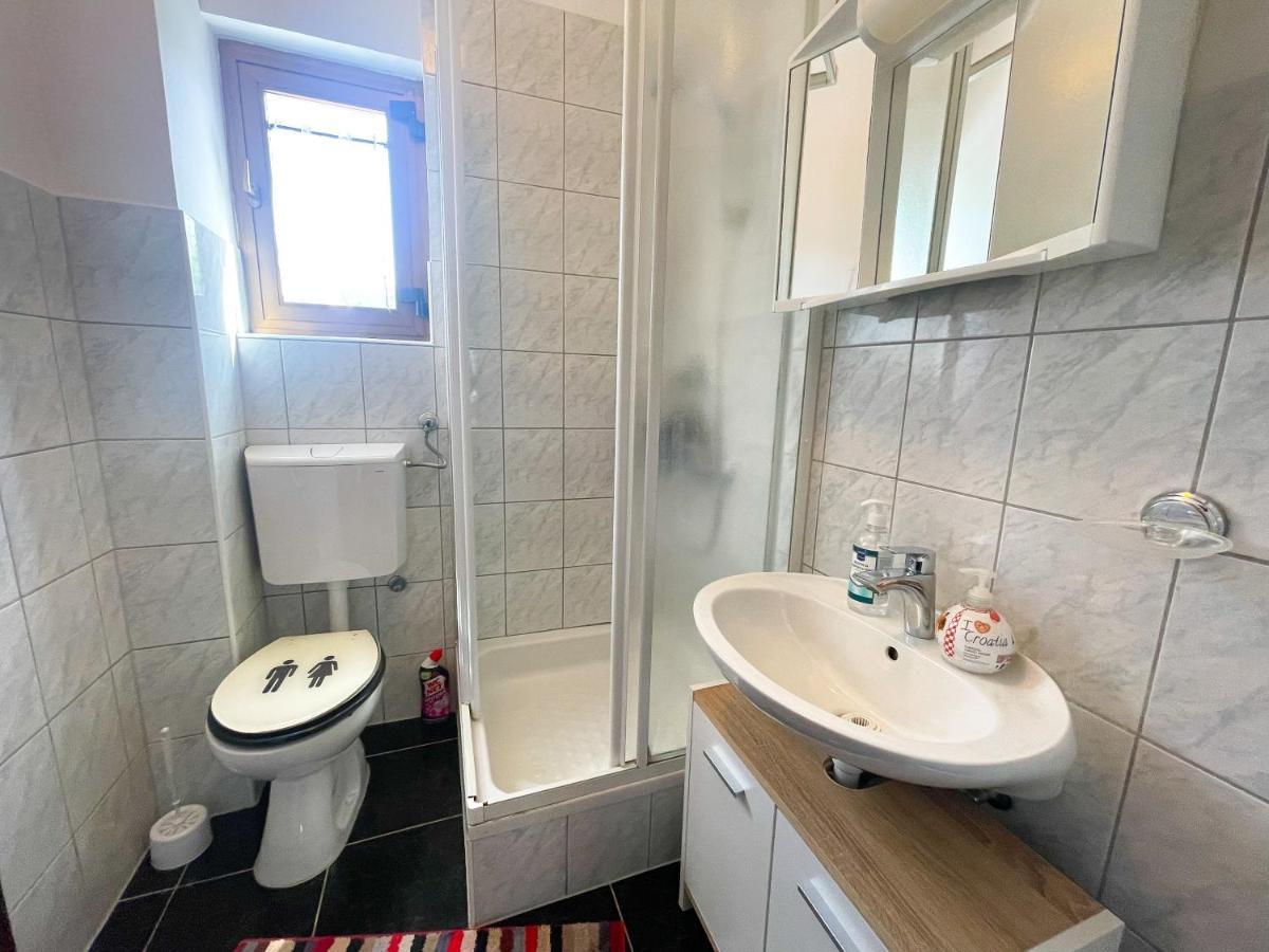Apartmani Irena Jadranovo Buitenkant foto