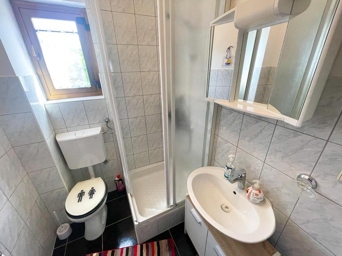 Apartmani Irena Jadranovo Buitenkant foto